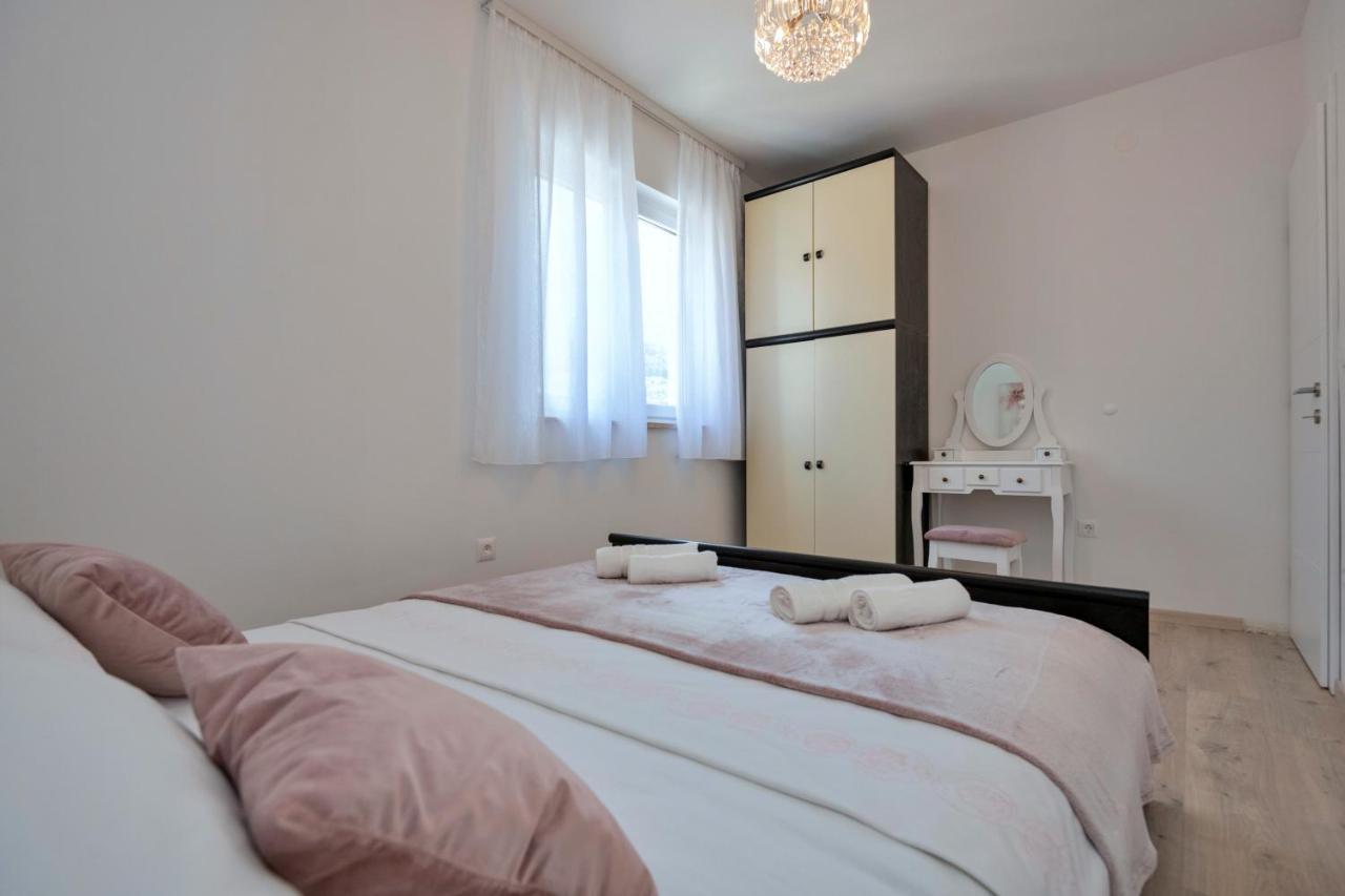Luxury Apartment Makarska 2Min From Beach Buitenkant foto